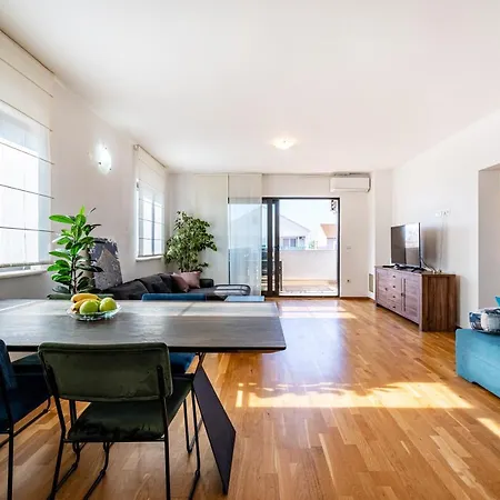 Eta Apartment *