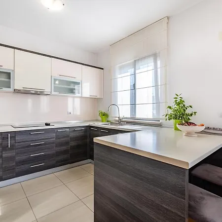Apartment Eta *