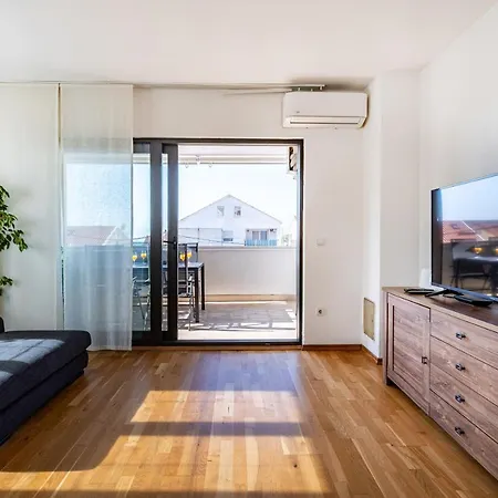 Eta Apartment