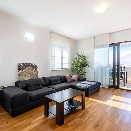 Apartment Eta