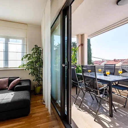 Apartment Eta