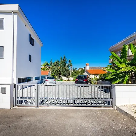 Apartment Eta